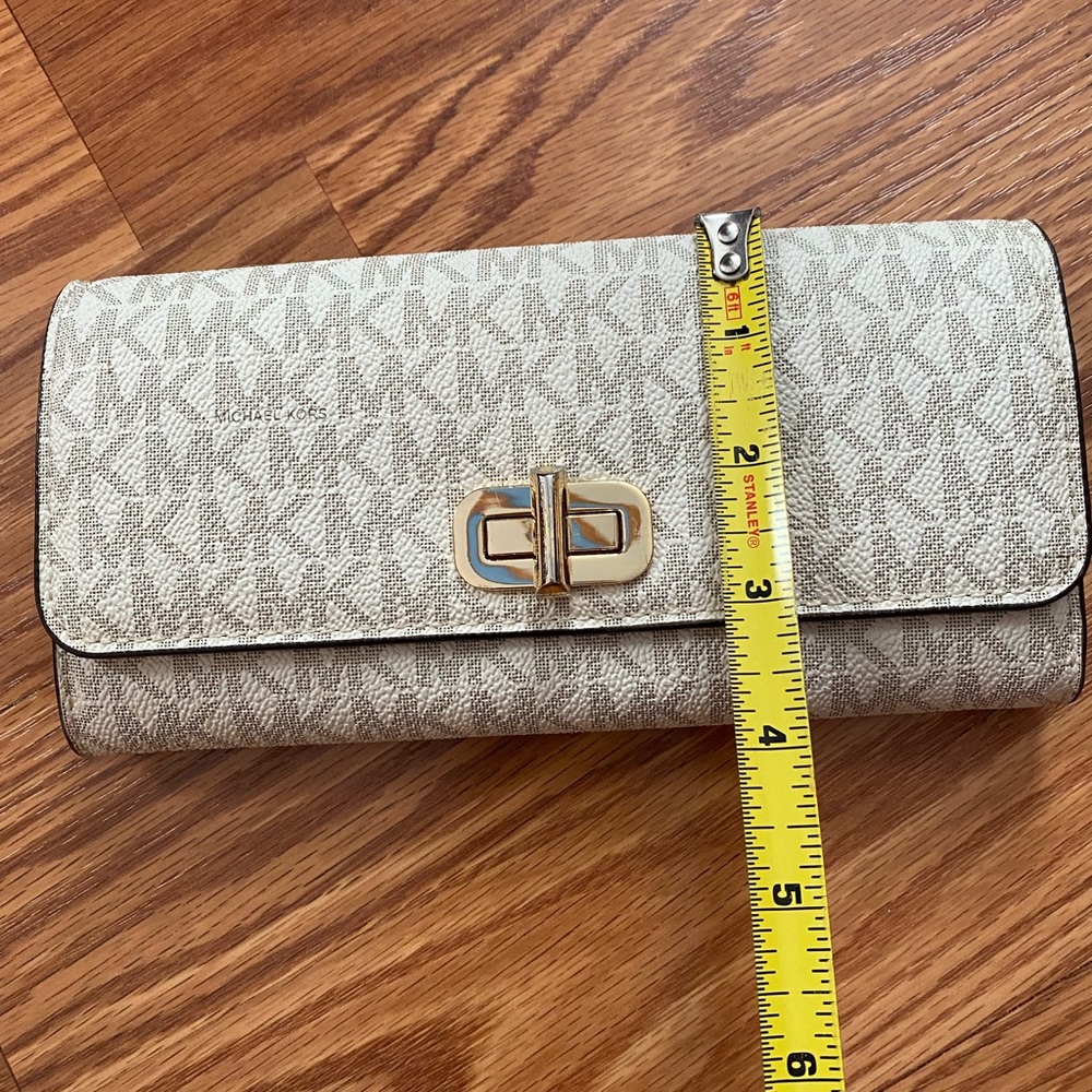 MK snap Wallet - Picture 13 of 15